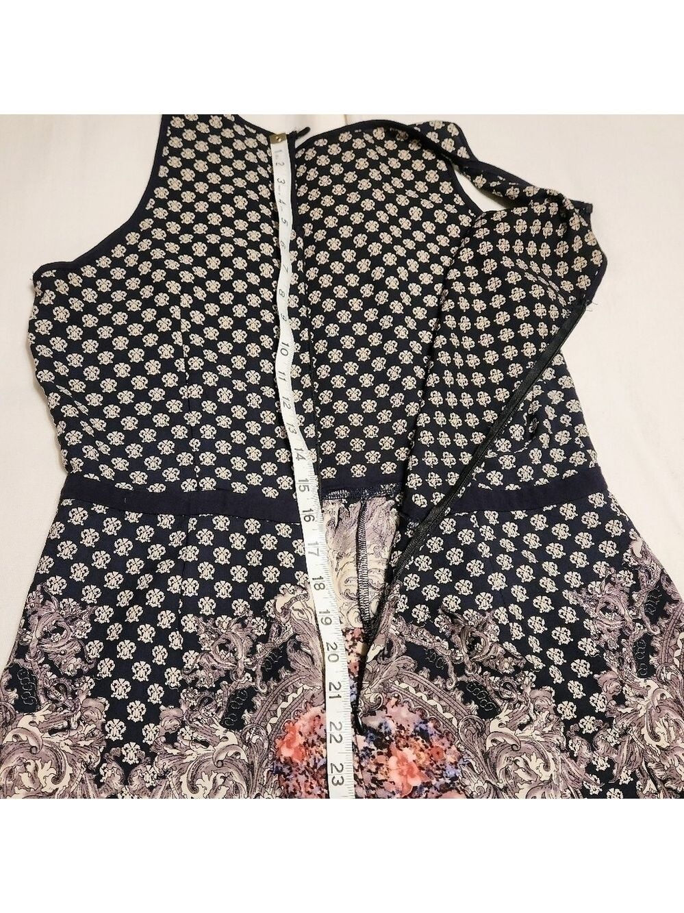 Forever 21 Fleur-de-lis Floral Romper Navy Beige Large - Picture 11 of 12